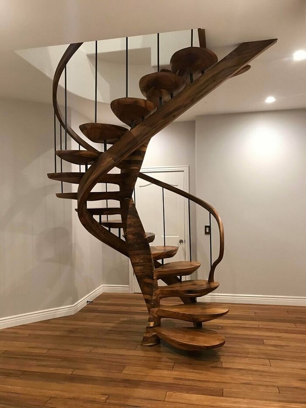Bu inanılmaz merdiven sekiz aylık yoğun bir çalışmanın ürünü. Siz de evinizde böyle bir merdiven ister miydiniz?