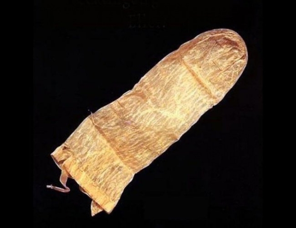 9. Dünyanın ilk prezervatifi - 370 yıllık