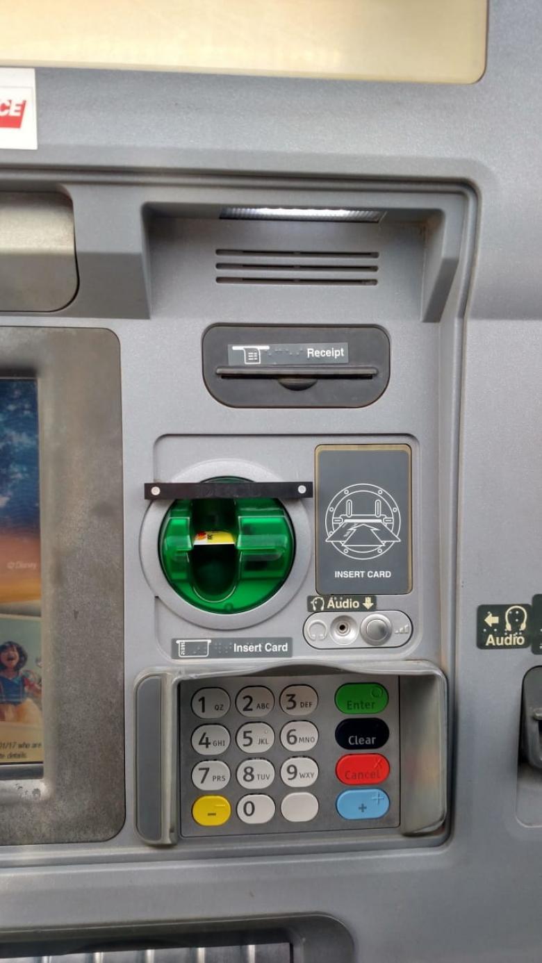 6. Kart girişine takılan aparat ile ATM hırsızlığı engelleniyor..