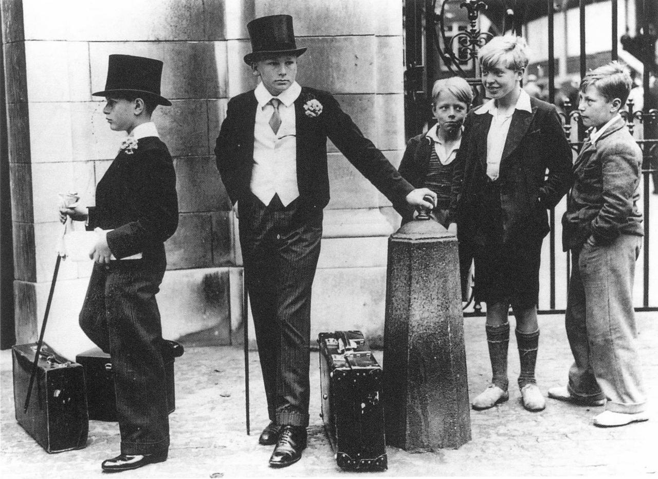 12. İngiltere'deki sınıf eşitsizliğini gösteren bir kesit, 1937.