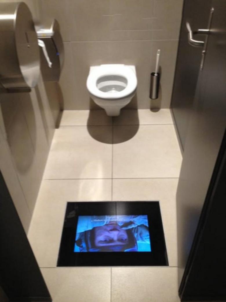 8. Tuvalette film izlemek ister misiniz?