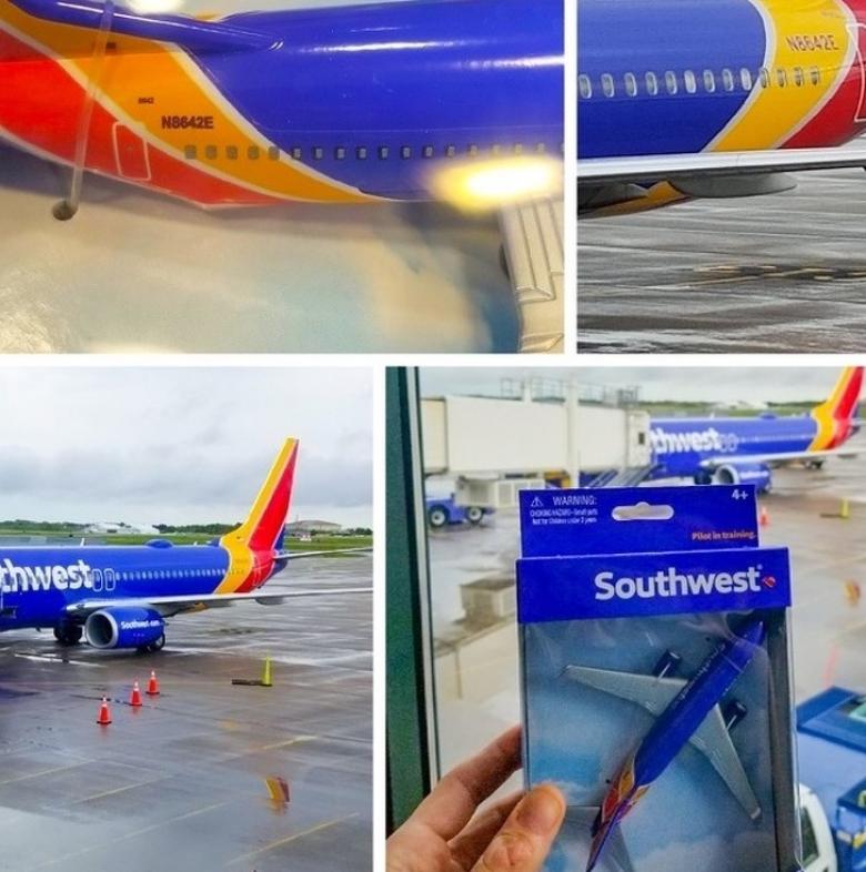 Gerçek uçağın kuyruk numarasını taşıyan oyuncak uçağı kardeşine hediye alan bir adam.