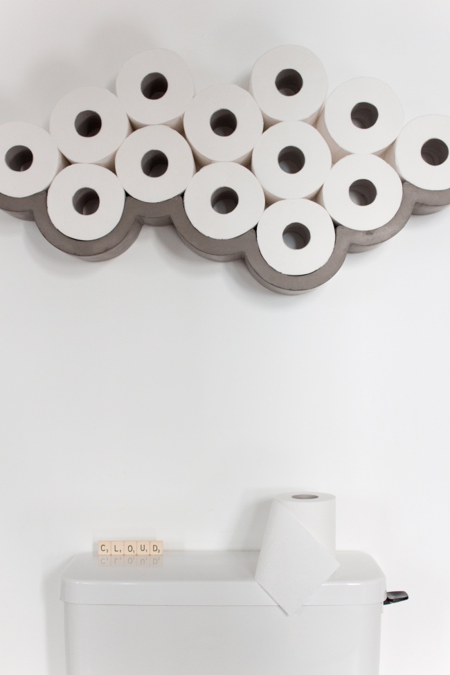 19. Havalı tasarımları seven tembeller için üretilen bir tuvalet kağıdı rafı.