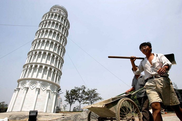 Çin'de Pisa Kulesi