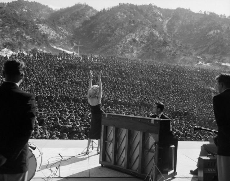 4. Marilyn Monroe, binlerce asker için Kore'de sahneye çıktı..