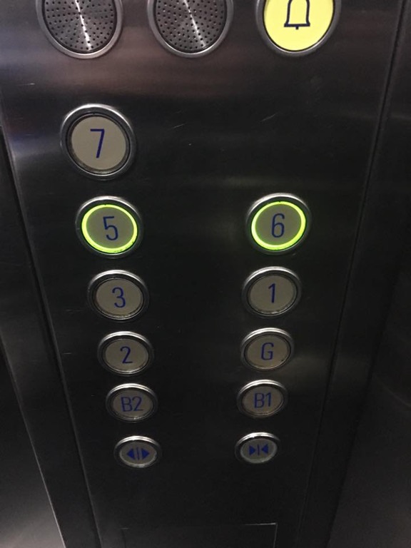 4. Aklı karışmış asansör