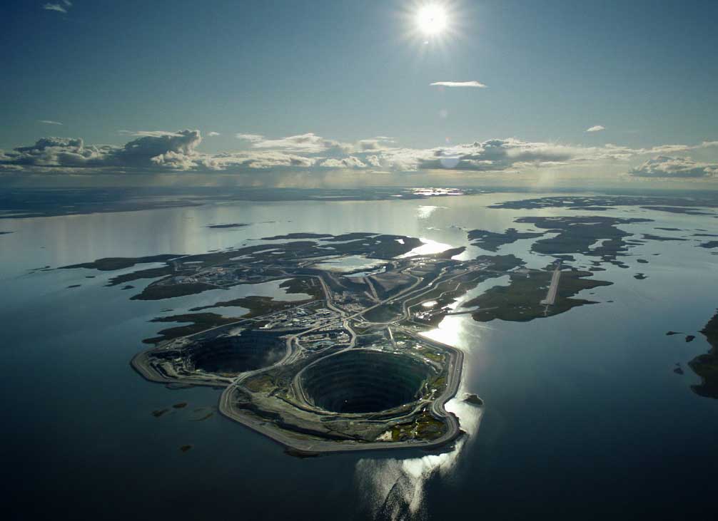 Kanada – Diavik Elmas Madeni: Yıllık ortalama 3300 kilo elmas çıkan maden, 182 metreden daha derindir.