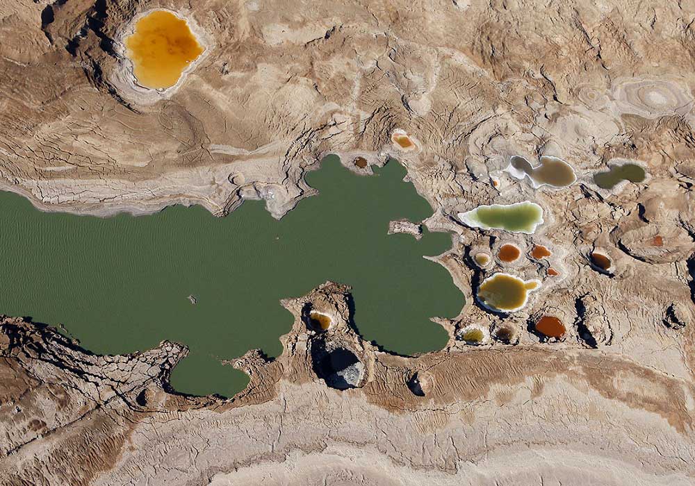 İsrail – Lut Gölü (Ölüdeniz) Obrukları: Kaybolma riskiyle karşı karşıya olan göl, dünyanın en tuzlu üçüncü gölüdür. 3000&rsq