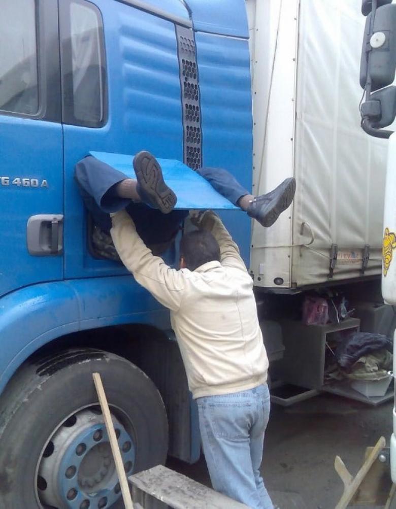 1. Bir kamyon şoförü doğuyor!