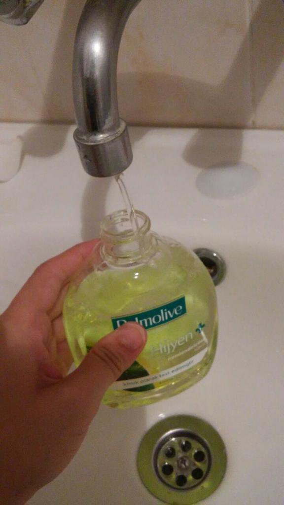 Biten sabunu, şampuanı suyla canlandırmak
