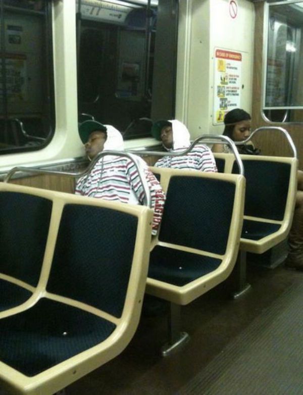 21. Hangimiz metroda uyumadık ki?